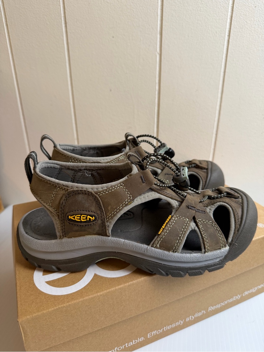 KEEN Venice Waterproof Sandals in Black Olive/Surf Spray size 6.5